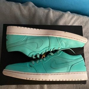 Jordan 1 Low “Hyper Turquoise”